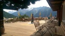 Schweizer Alpen-Baudengastronomie Schweizer Alpen-Baudengastronomie mit wettefesten BIergartenmöbeln von ITER®