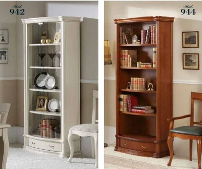 elegantes Bücherregal in klassischer Kirschholz mit Glastüren