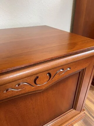 Nussbaum Massivholz-Farbton