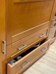 Detail Sideboard Cube massiv Kirschbaum Kommode