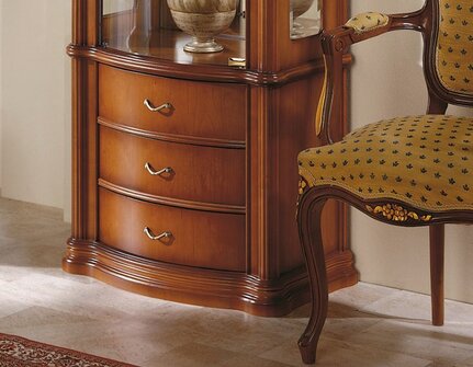 Detail Vitrinenschrank Schubladen Kirschbaum